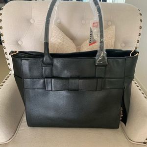 Black dog carrier tote